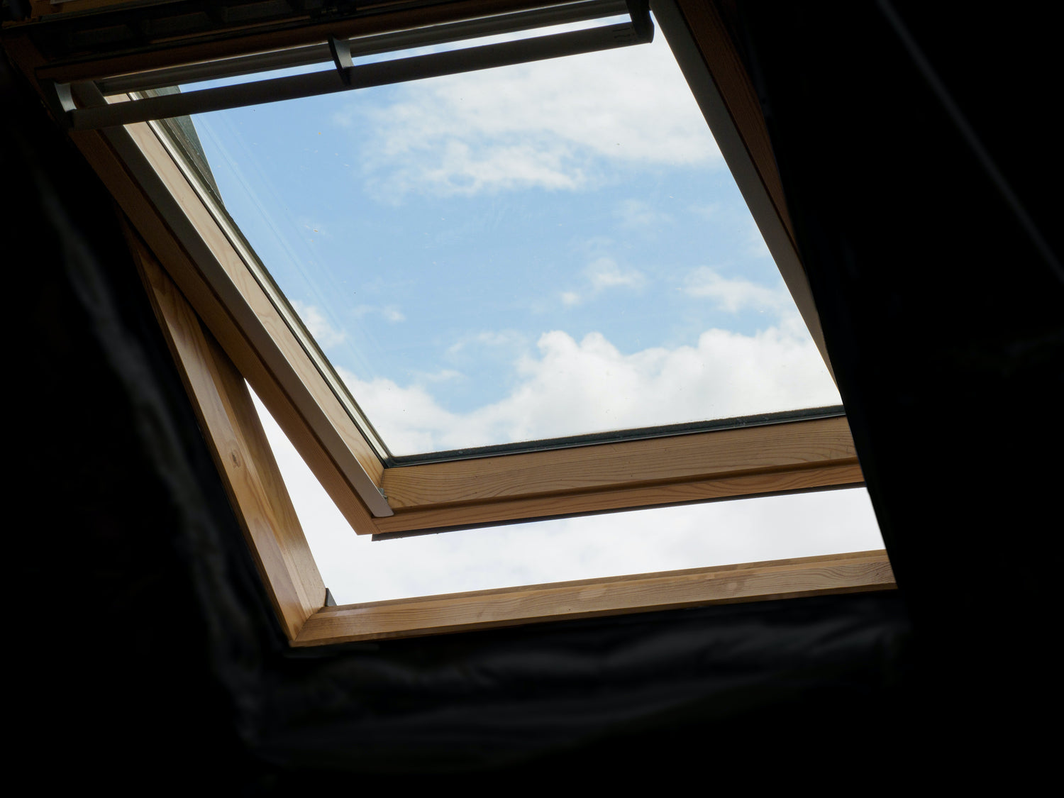 Wie kann ich mein Dachfenster abdichten - Schritt-für-Schritt-Anleitung vom Profi