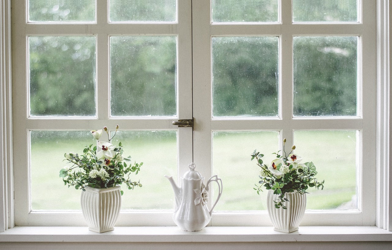 Die richtige Dichtung für die Fensterbank im Innenbereich: Schutz vor Feuchtigkeit und Schimmelbildung